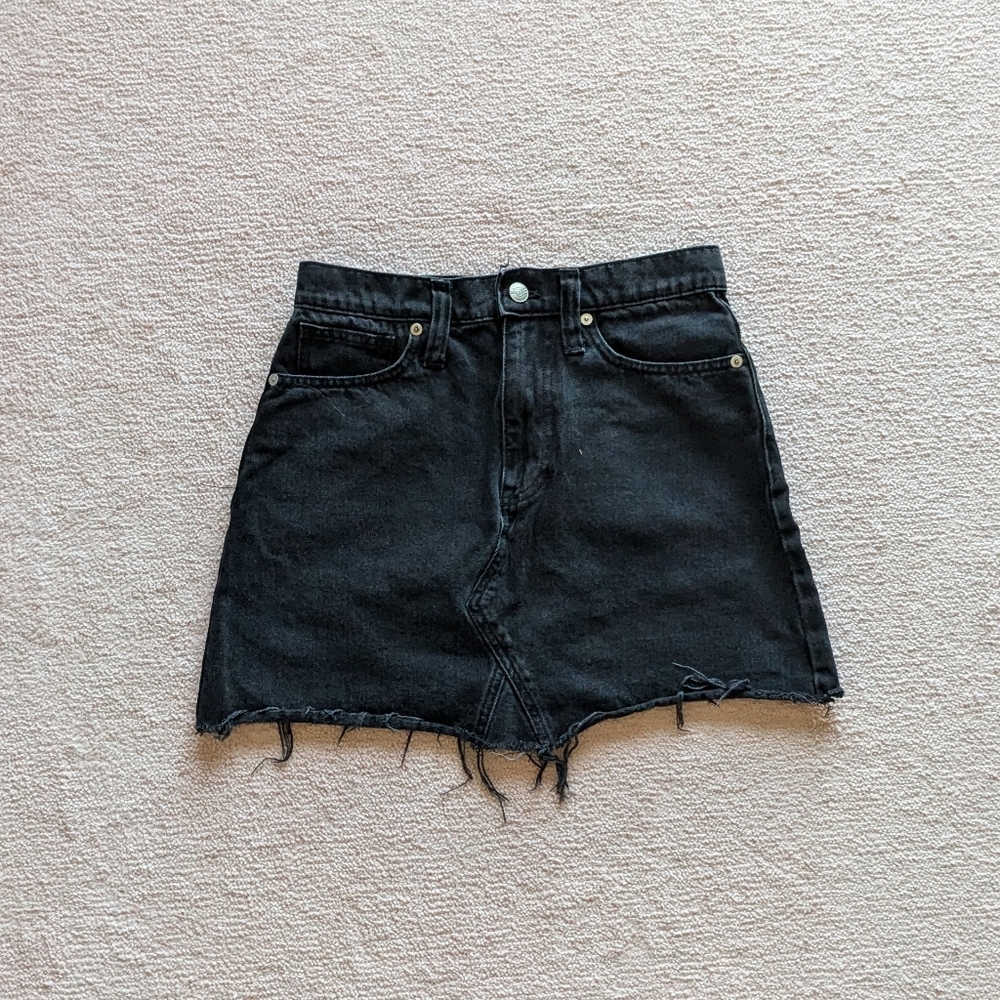 Madewell black 100% cotton denim skirt, size 24